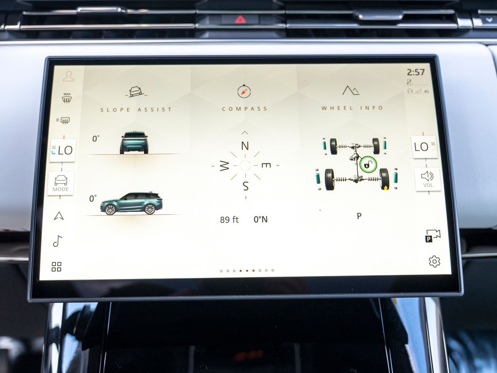 2025 Land Rover Range Rover Sport SE photo 20