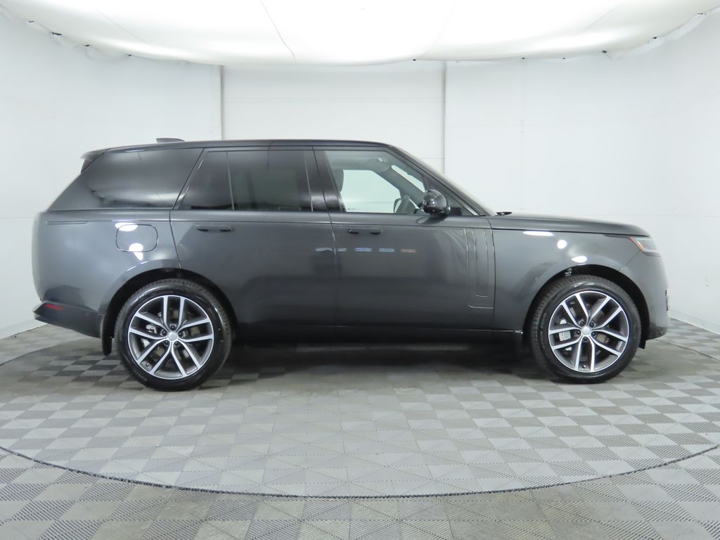 2025 Land Rover Range Rover SE photo 4
