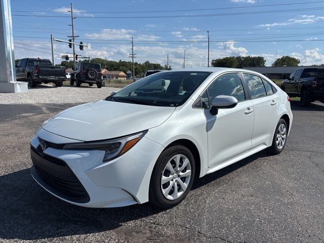 2024 Toyota Corolla LE photo 2