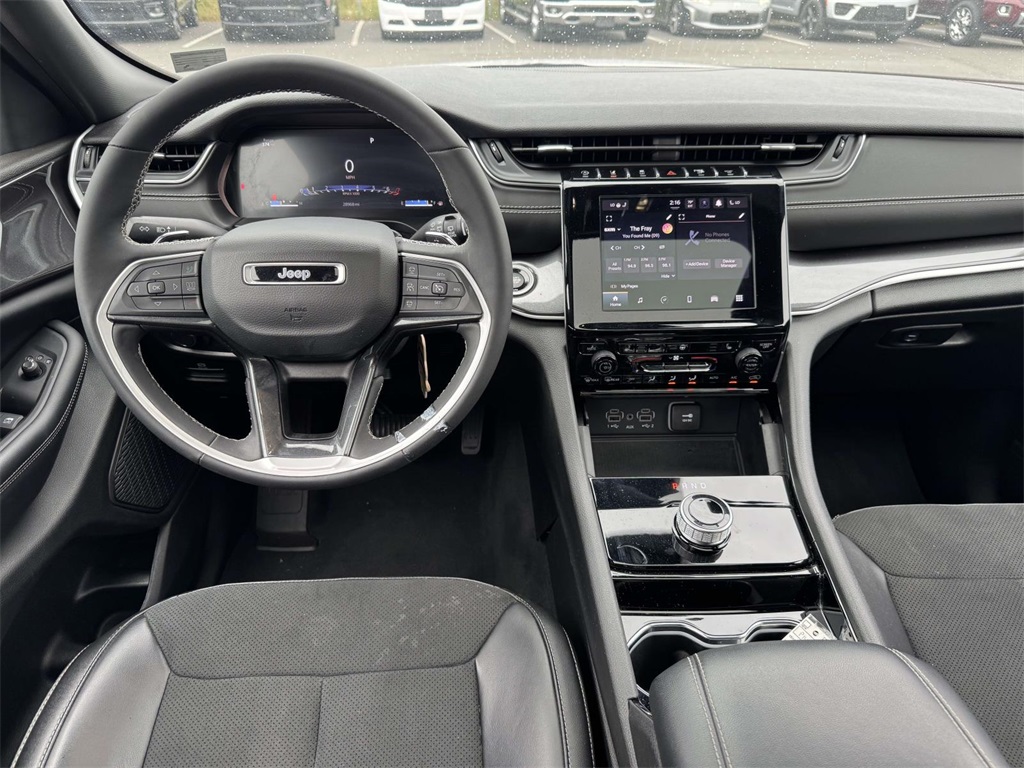 2023 Jeep Grand Cherokee Altitude photo 17