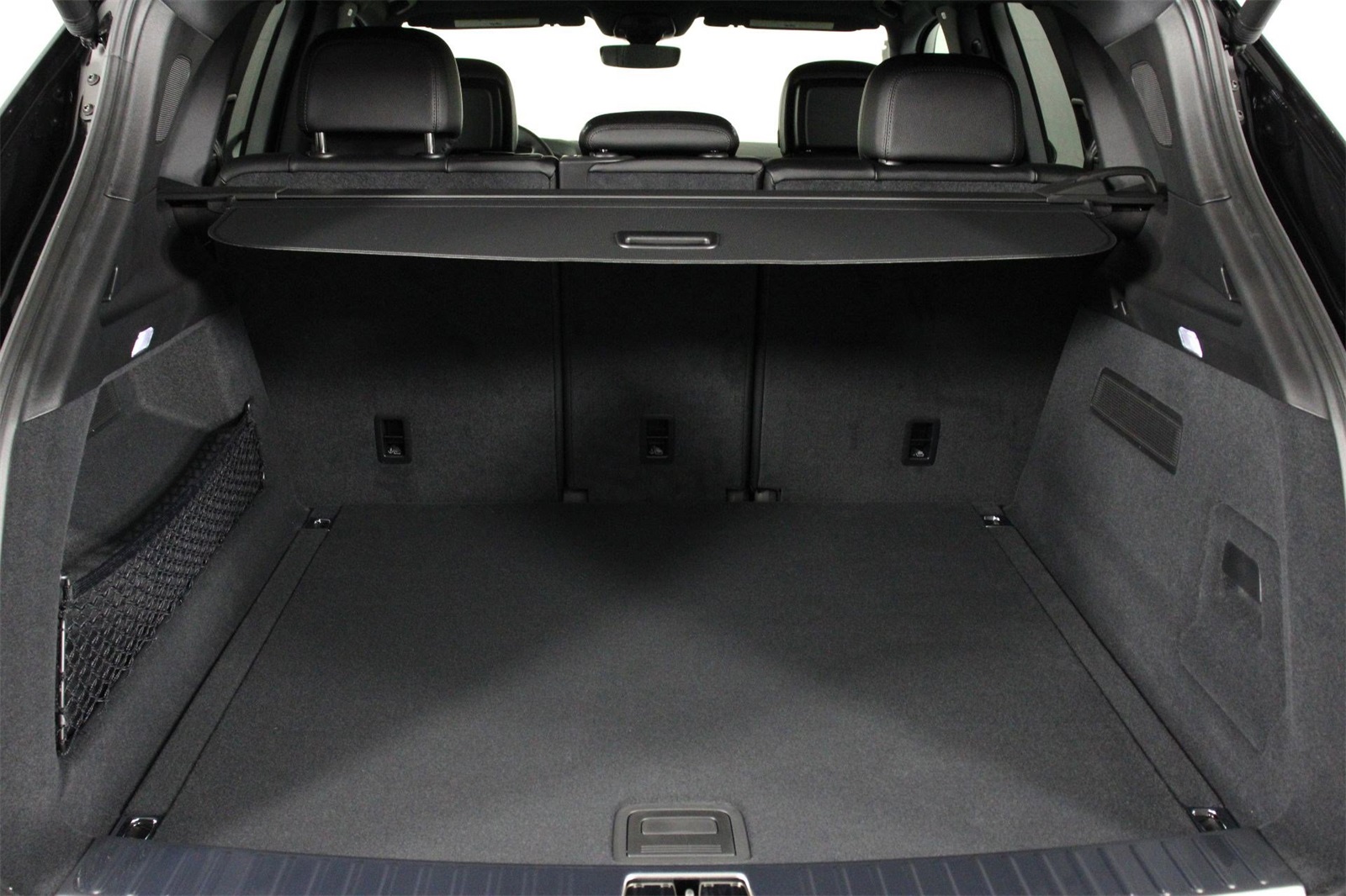 2025 Porsche Cayenne photo 17