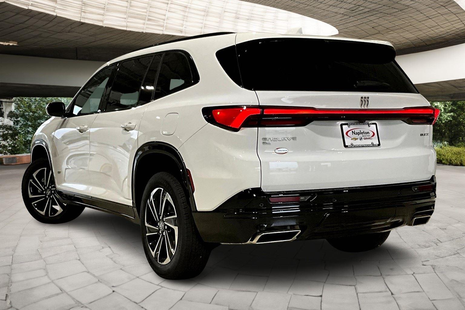 2025 Buick Enclave Sport Touring photo 3