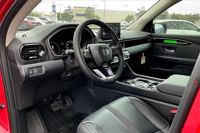 2025 Honda Pilot Touring photo 4