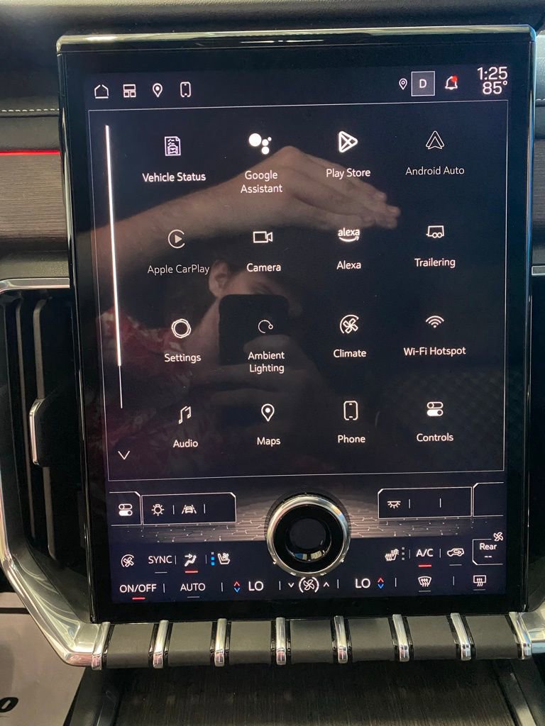 2024 Gmc Acadia Denali photo 2