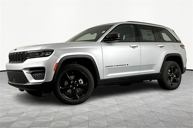 2025 Jeep Grand Cherokee Altitude's photo