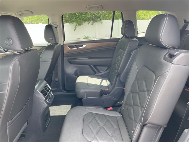 2025 Volkswagen Atlas SE Technology photo 42