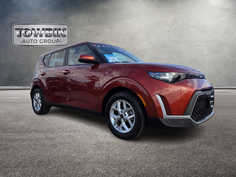 2024 Kia Soul LX photo 2