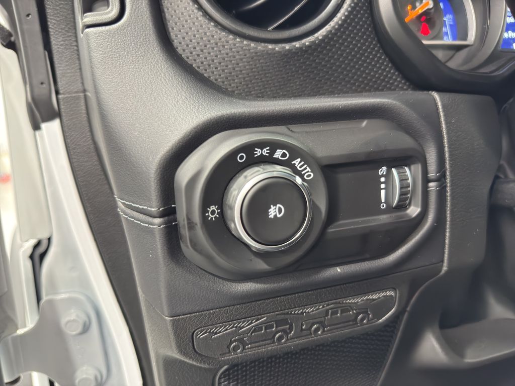 2025 Jeep Wrangler Rubicon X photo 11