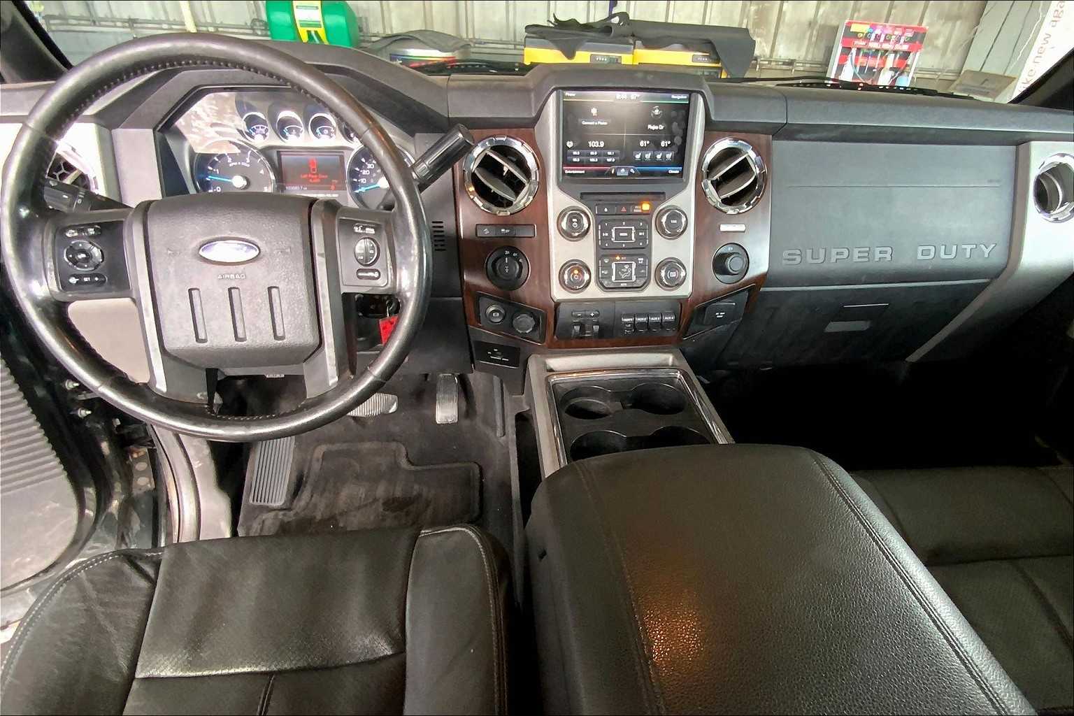 2015 Ford F-350 Lariat photo 14