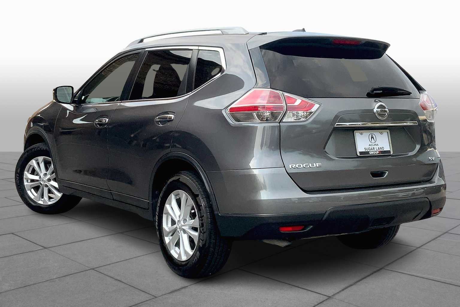 2016 Nissan Rogue SV photo 11