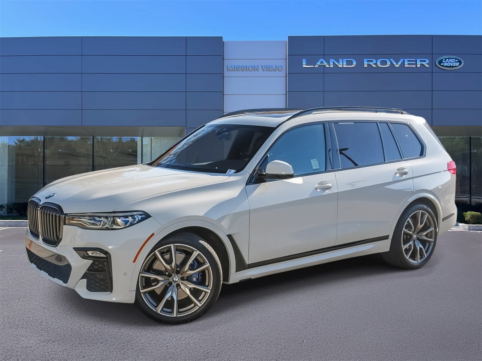 2022 BMW X7 M50i's photo