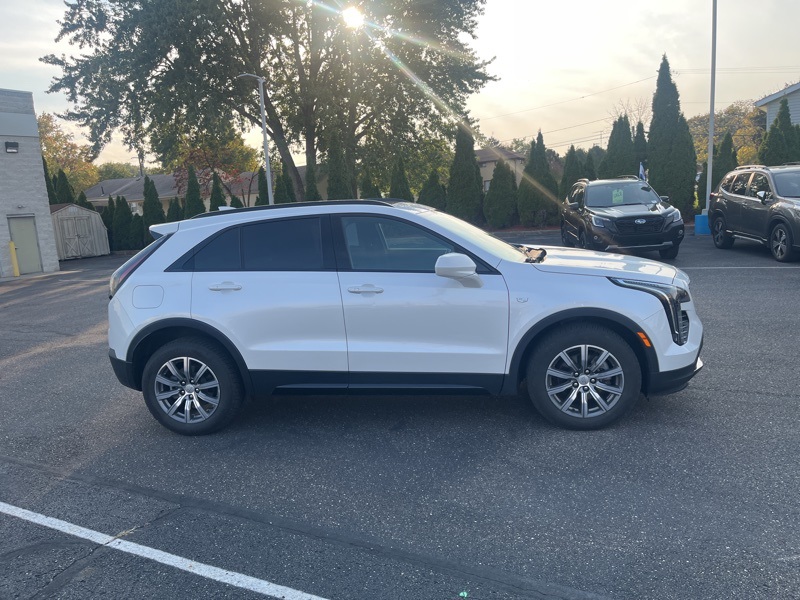 2020 Cadillac XT4 Sport photo 2