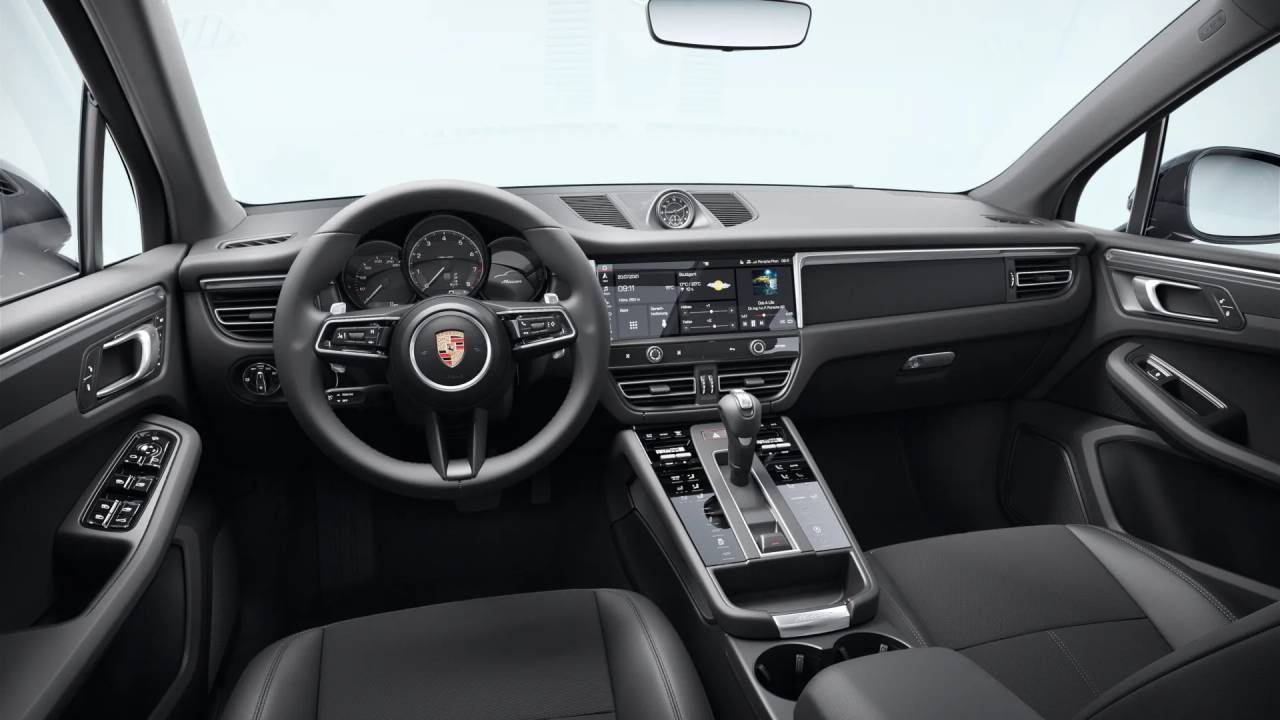 2026 Porsche Macan T photo 8
