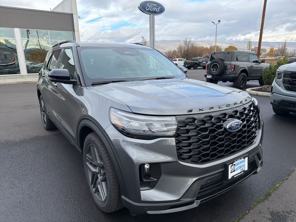 2026 Ford Explorer ST's photo