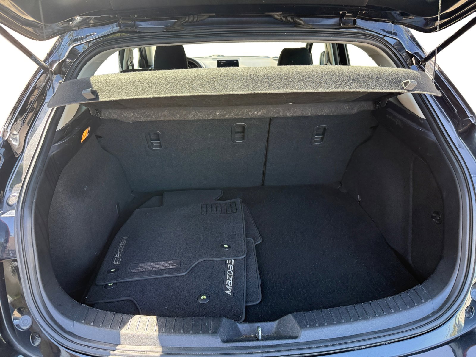 2017 Mazda Mazda3 Sport photo 17