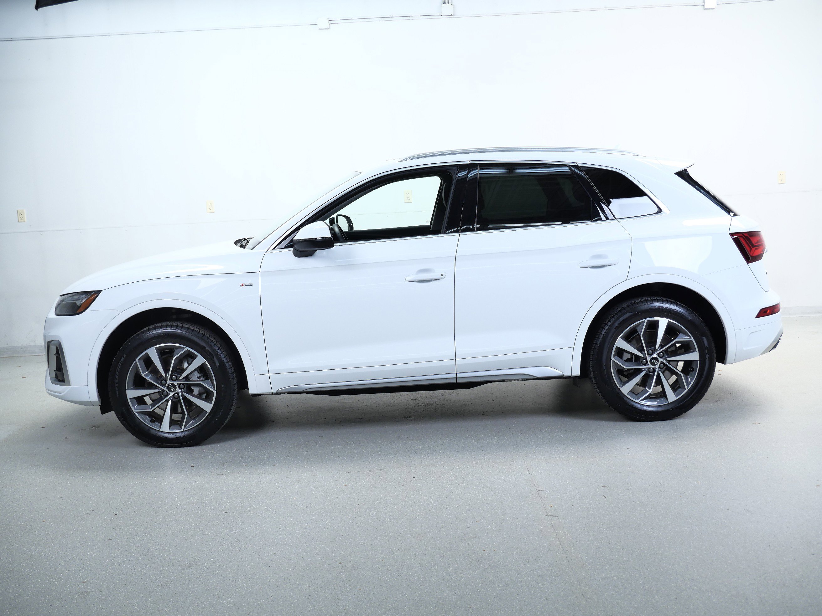 2023 Audi Q5 S line Premium Plus photo 8