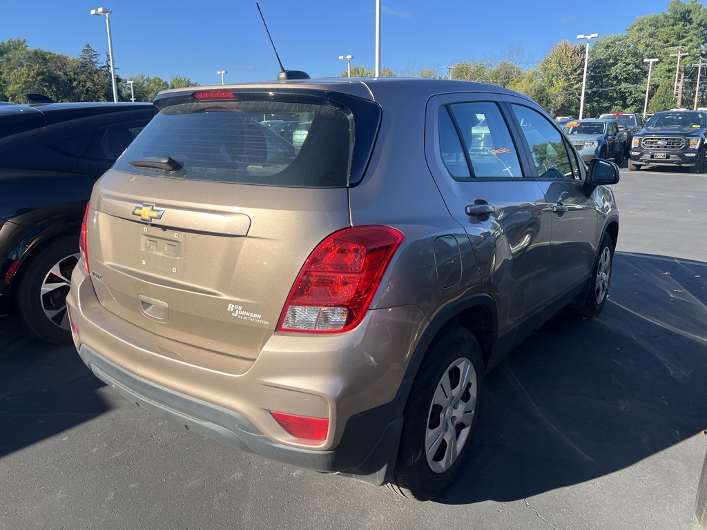 2018 Chevrolet Trax LS photo 2