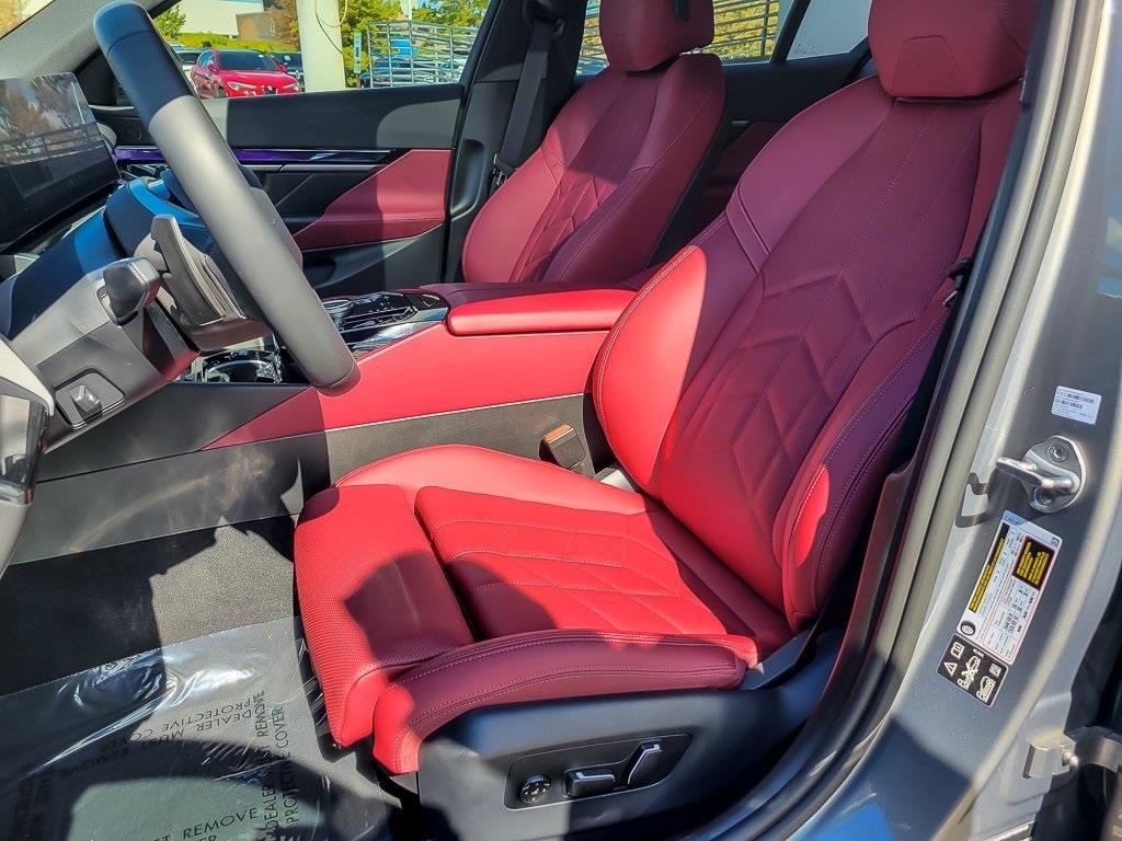 2025 BMW 540I - Image 7