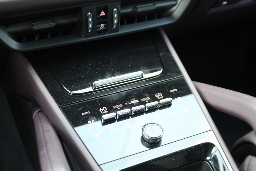 2025 Porsche Cayenne Coupe Base photo 29