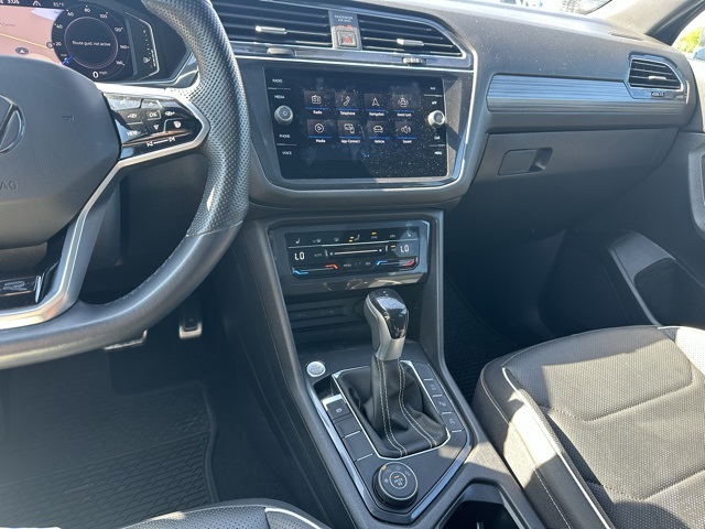 2022 Volkswagen Tiguan SEL Premium R-Line photo 21