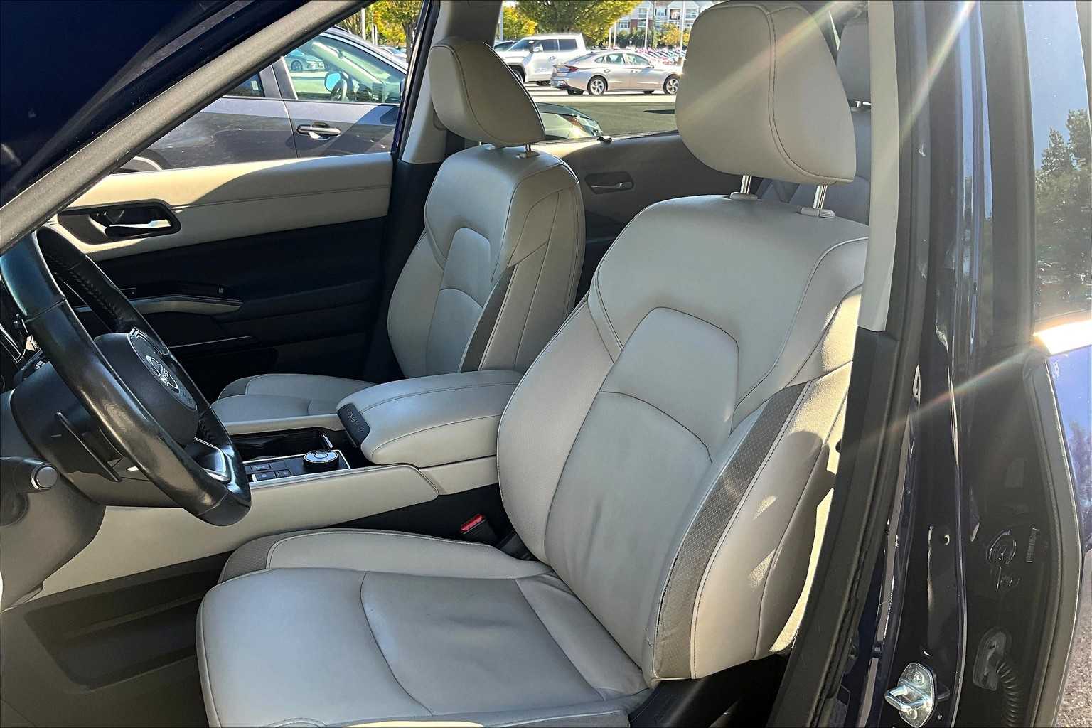 2023 Nissan Pathfinder SL photo 7
