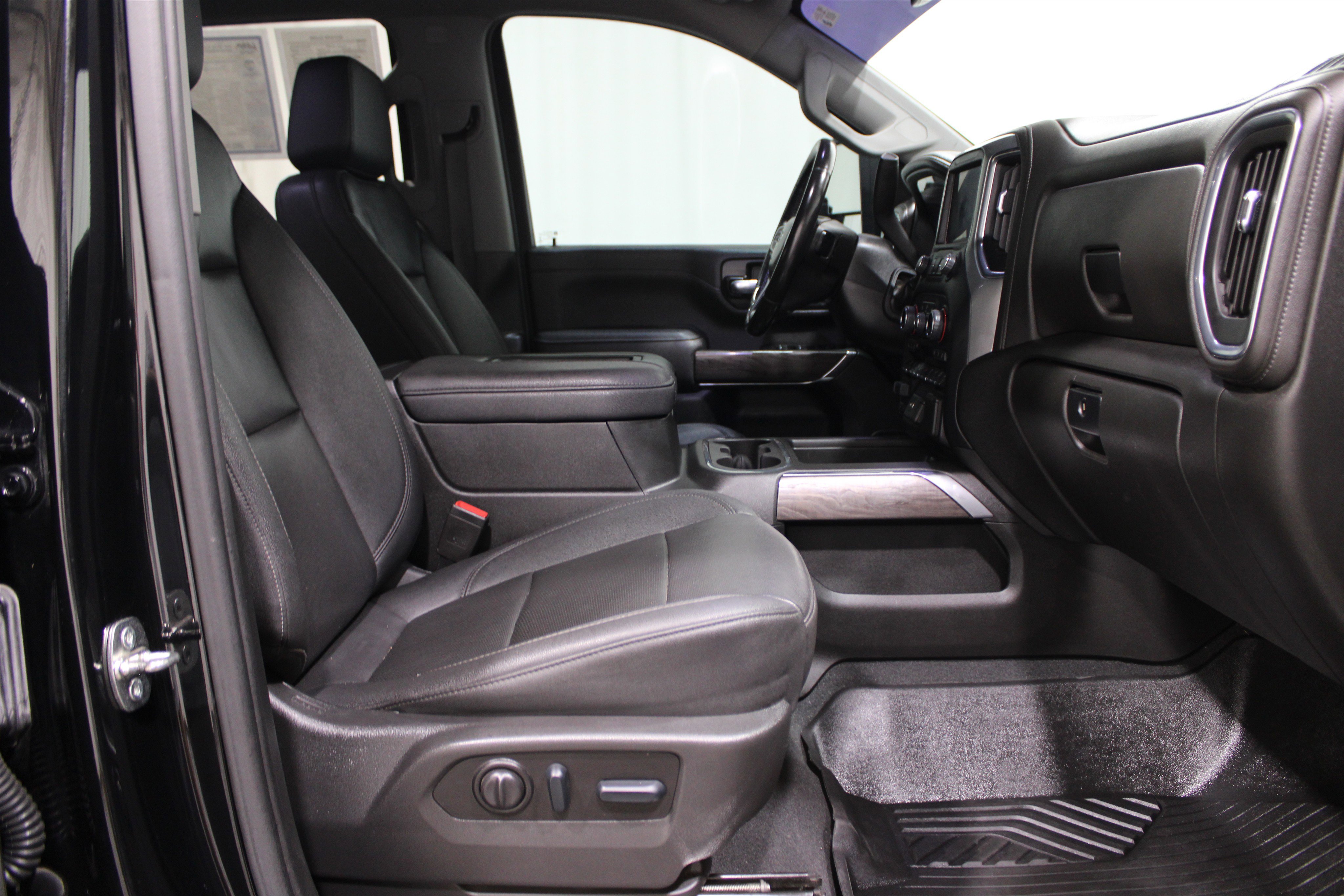2022 Chevrolet Silverado 2500HD LTZ photo 13