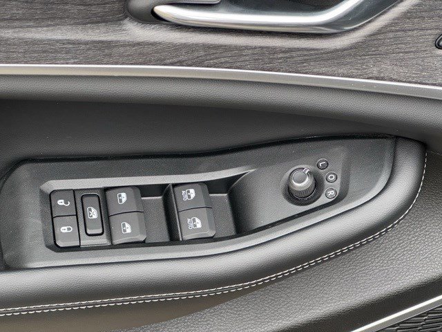 2025 Jeep Grand Cherokee Limited photo 11