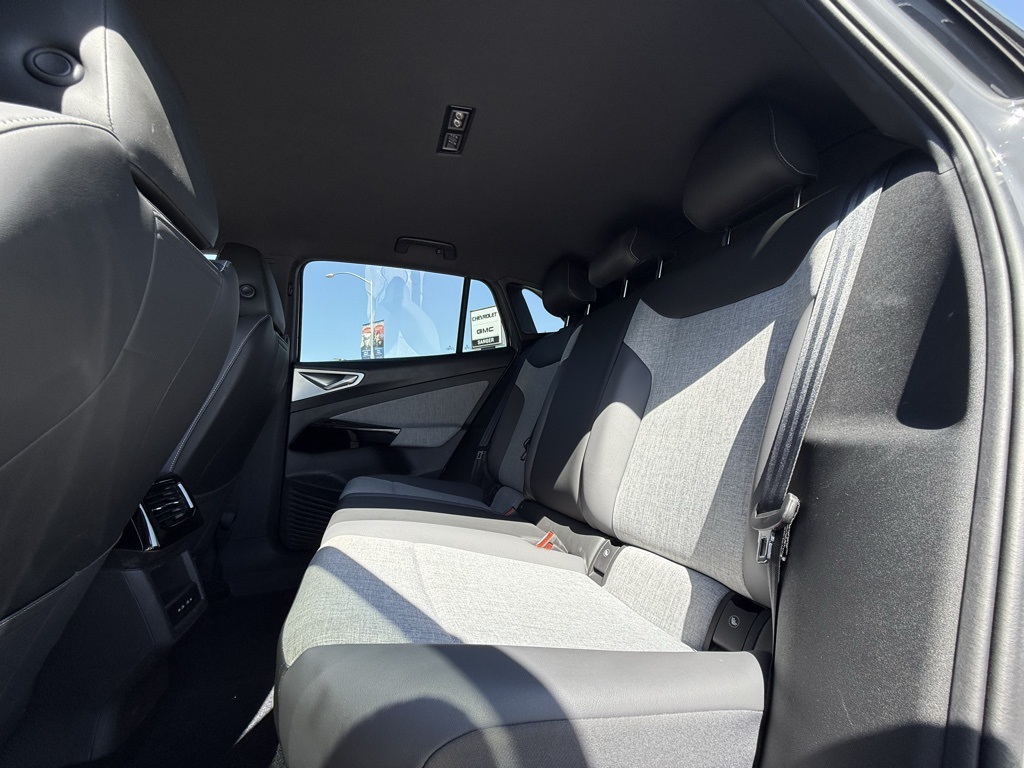 2023 Volkswagen ID.4 Pro photo 23