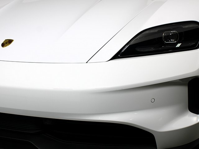 2025 Porsche Taycan 4 photo 11