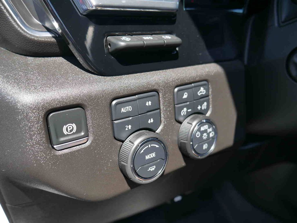 2024 Chevrolet Silverado 1500 High Country photo 23