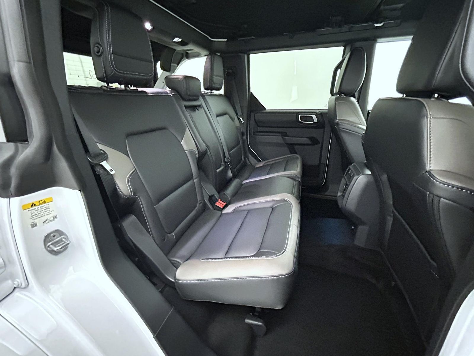 2025 Ford Bronco Outer Banks photo 18