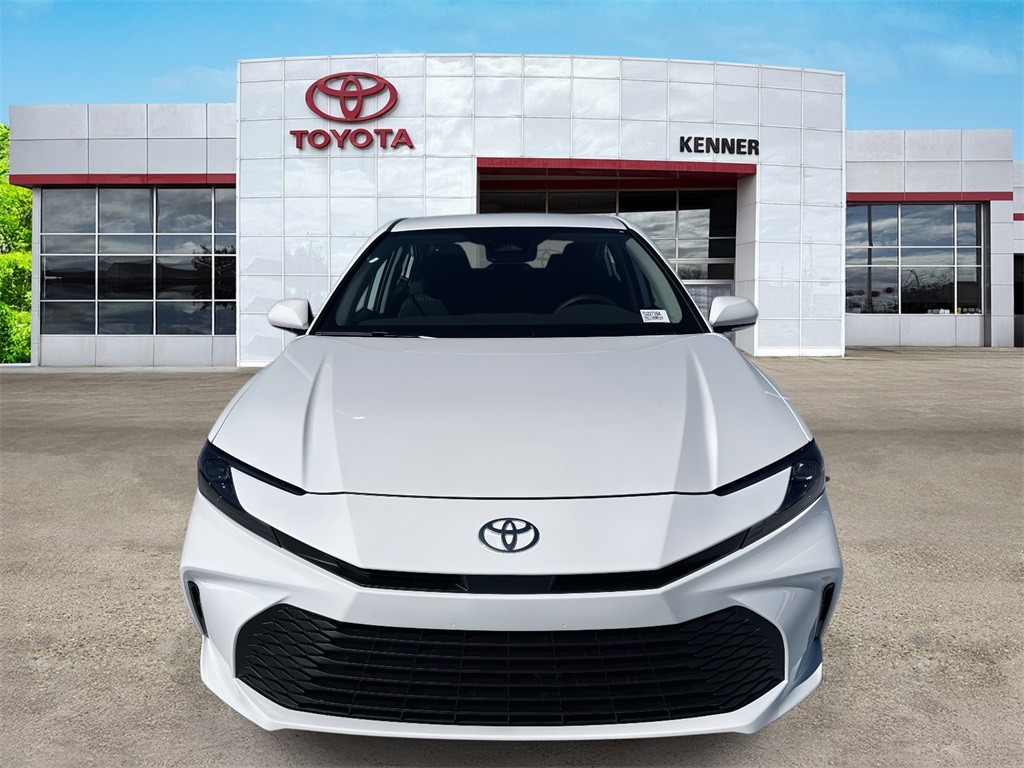 2026 Toyota Camry LE photo 2