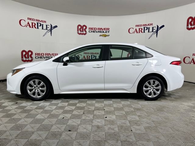 2024 Toyota Corolla LE photo 3