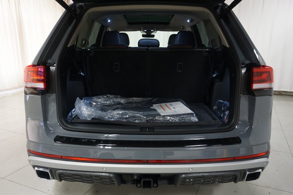 2025 Volkswagen Atlas Peak Edition SE photo 32