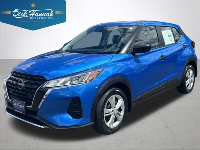 2025 Nissan KICKS PLAY Base's photo