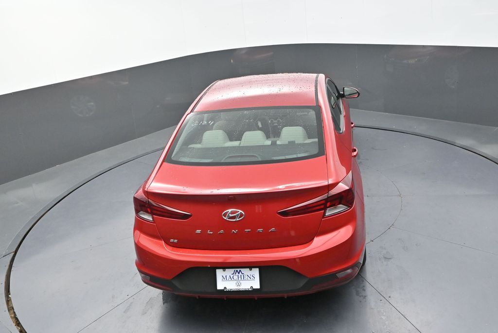 2019 Hyundai Elantra SE photo 15