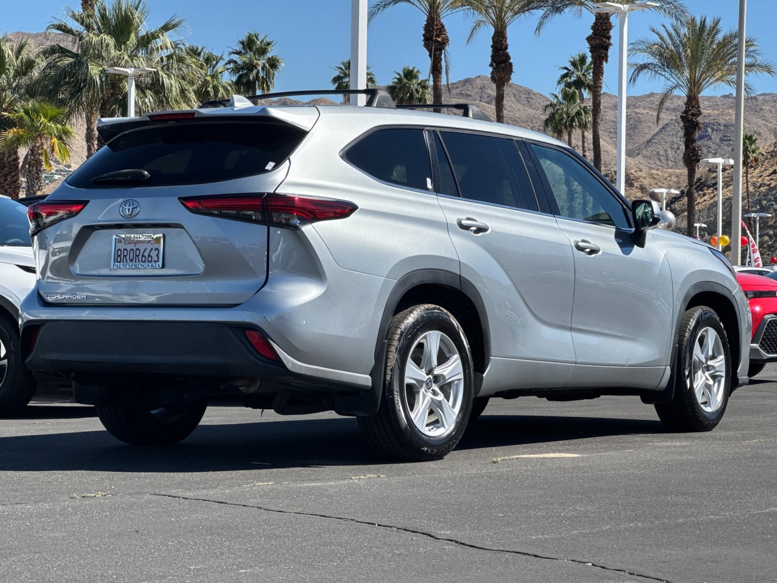 2020 Toyota Highlander L photo 3