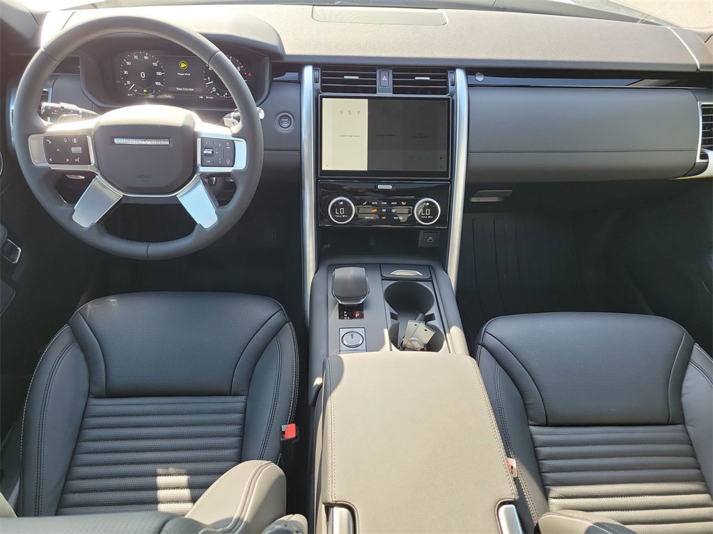 2025 Land Rover Discovery S photo 16