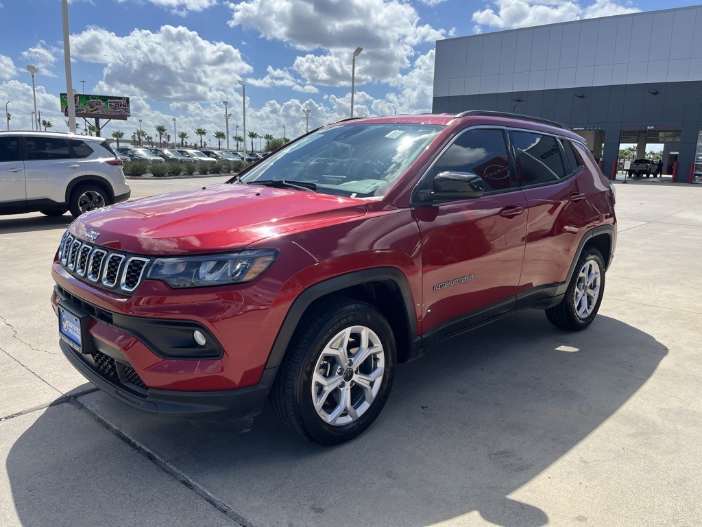 2025 Jeep Compass Latitude photo 4
