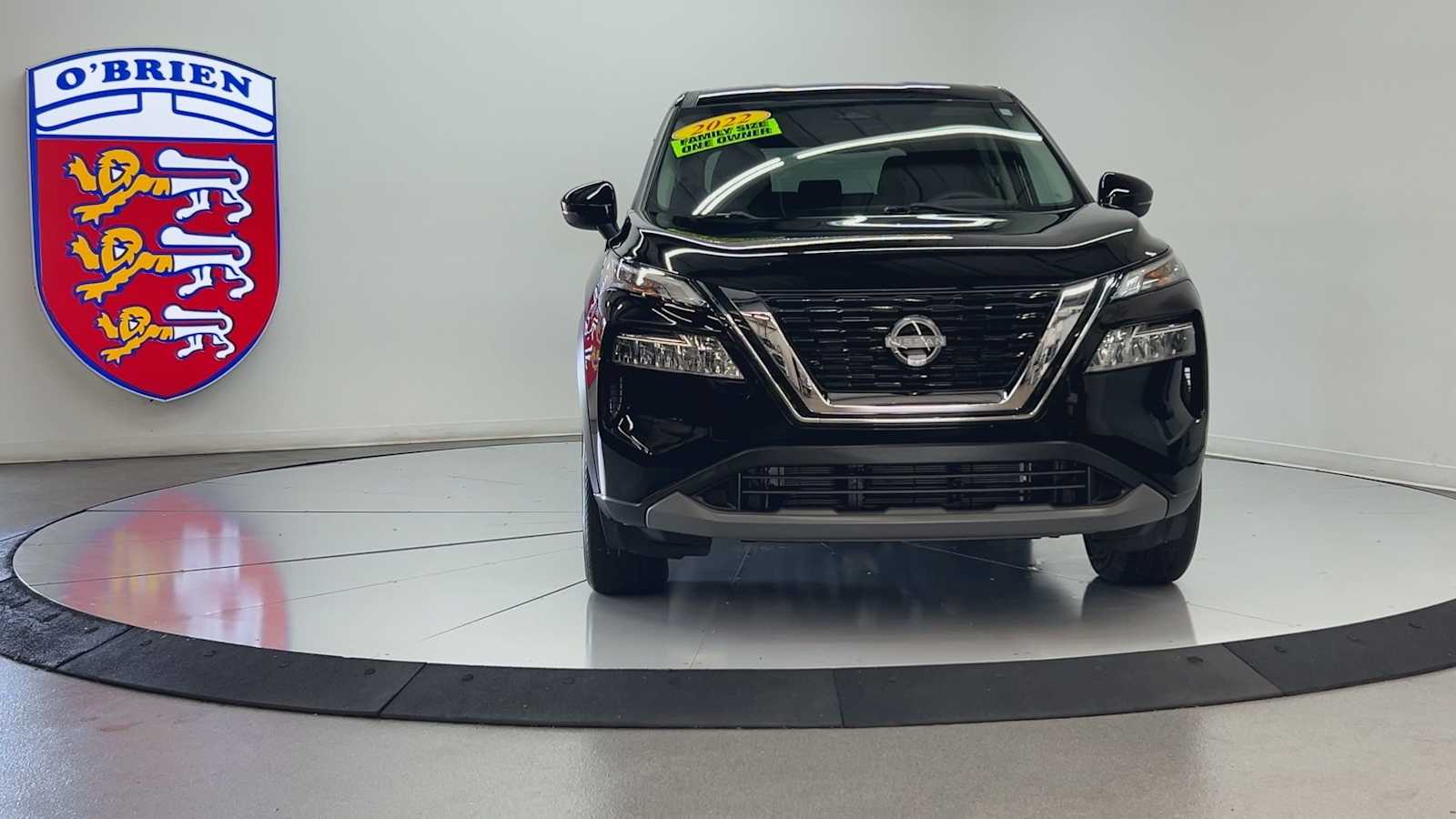 2022 Nissan Rogue SV photo 2