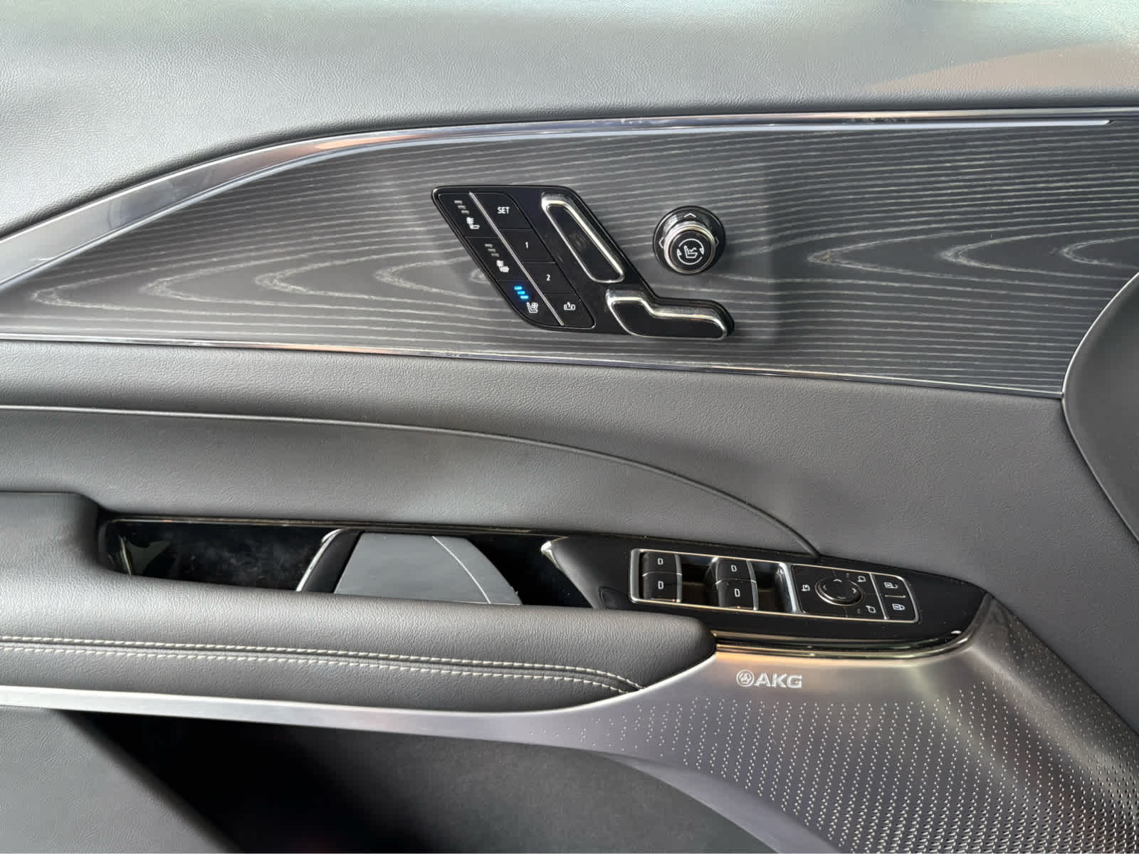2024 Cadillac Lyriq Luxury photo 14