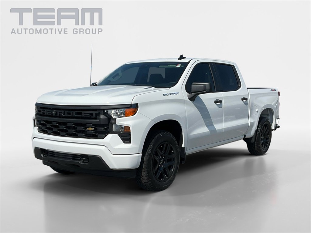 2025 Chevrolet Silverado 1500 Custom photo 3