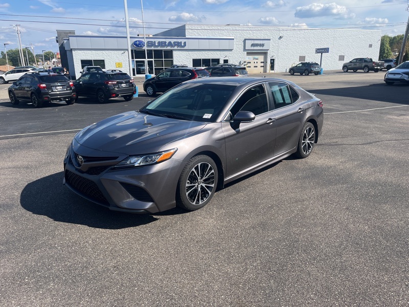 2018 Toyota Camry LE photo 4