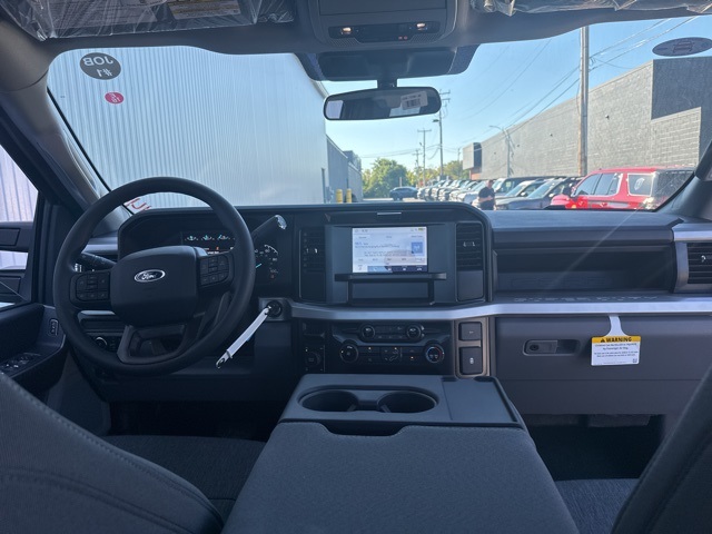 2026 Ford F-350 XL photo 4