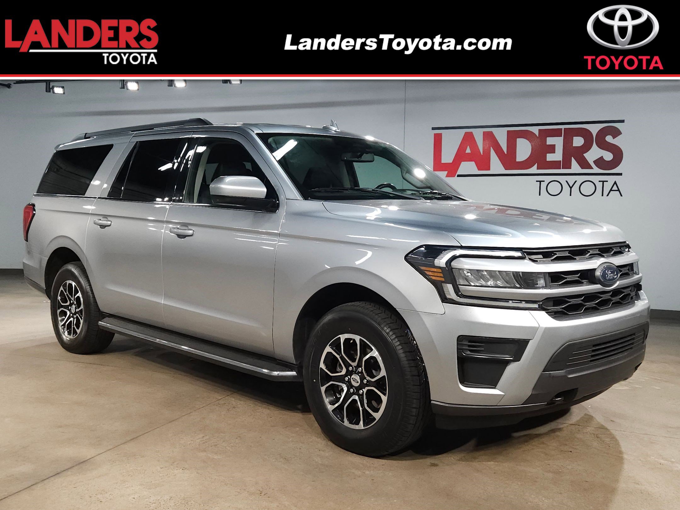 2023 Ford Expedition XLT's photo