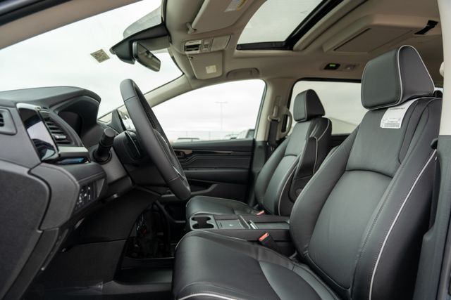 2026 Honda Odyssey Touring photo 11