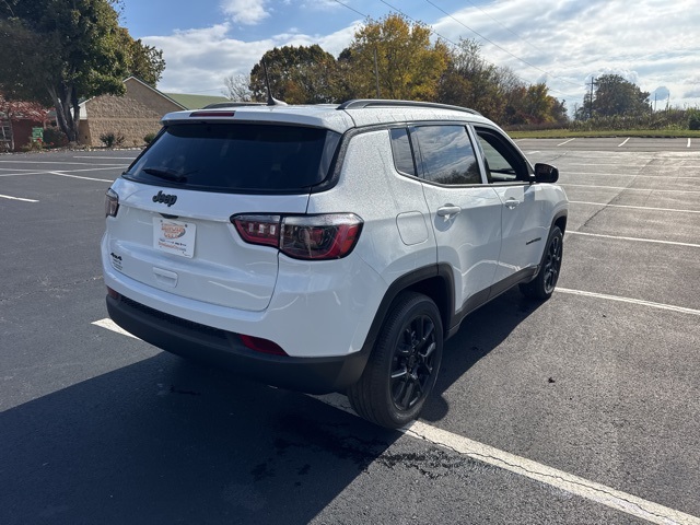 2026 Jeep Compass Latitude Altitude photo 4