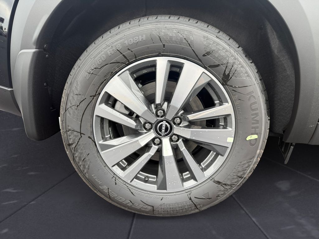 2025 Nissan Pathfinder SL photo 13