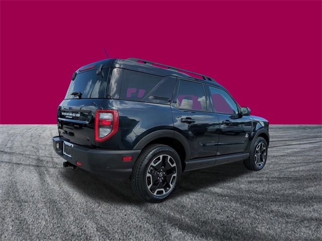 2022 Ford Bronco Sport Outer Banks photo 2
