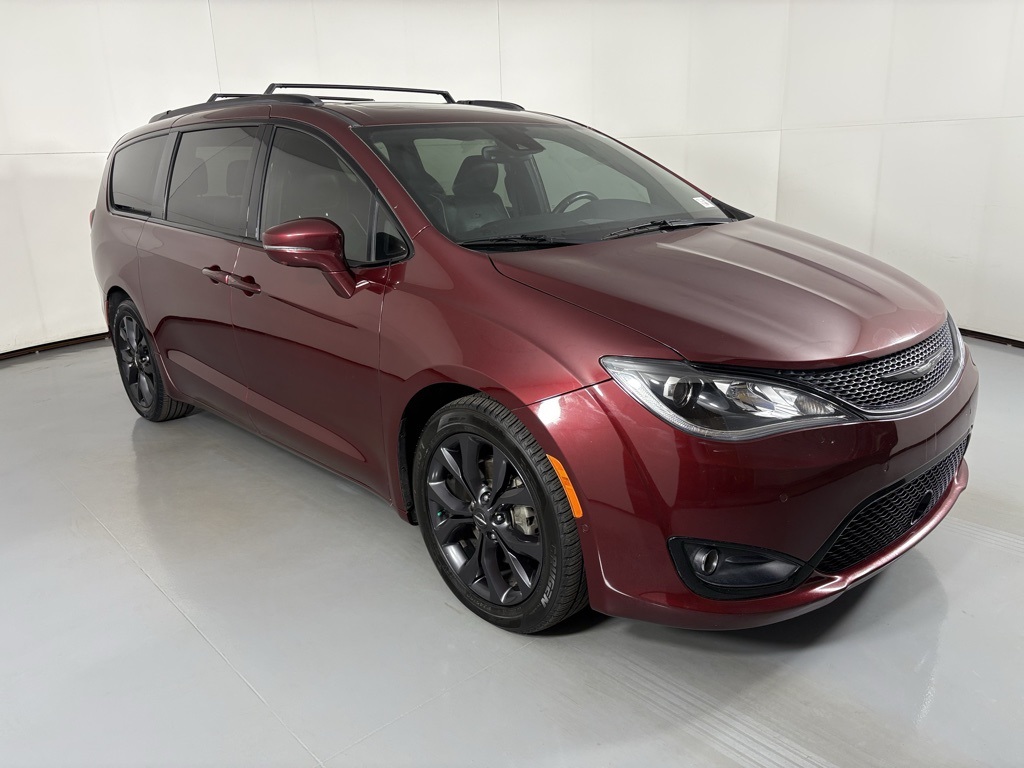 Used 2018 Chrysler Pacifica Limited with VIN 2C4RC1GG2JR259913 for sale in Scottsdale, AZ